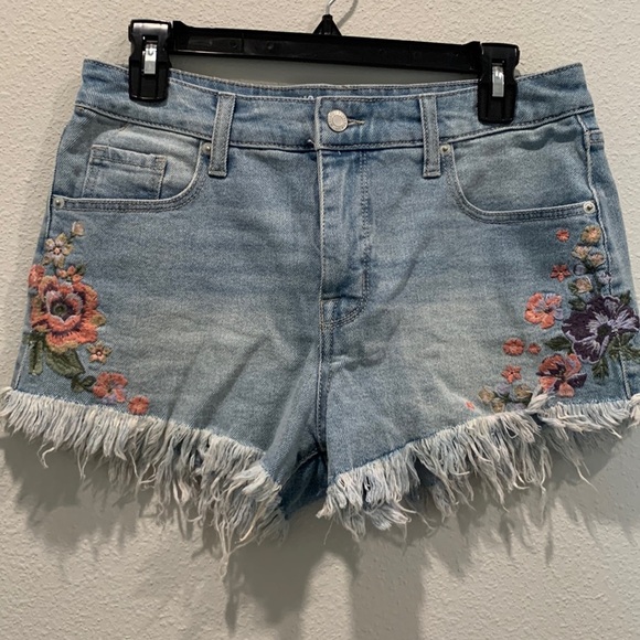 Floral Denim Shorts Raw Hem - Picture 1 of 3
